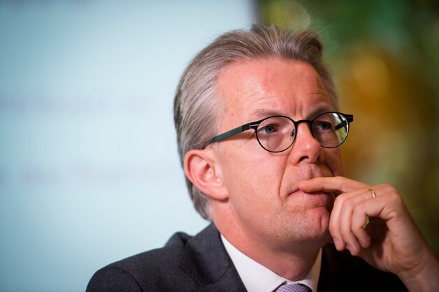 Dominique Michel van Comeos.