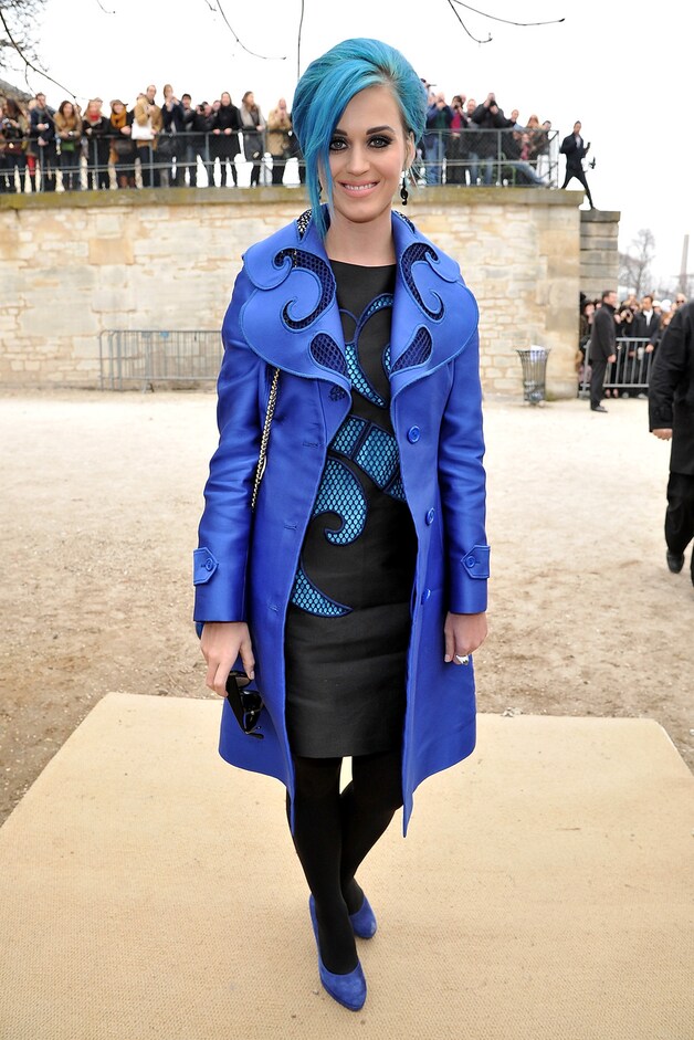 De matte blauwe pumps van Katy Perry