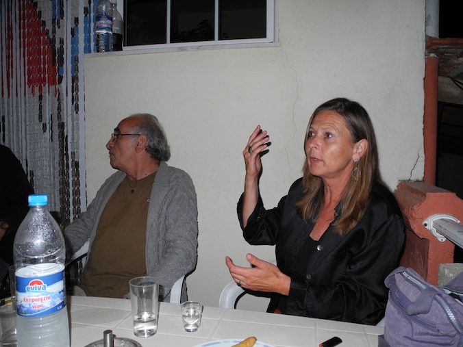 Giorgos en Alida. "Duitsland kreeg na de Tweede Wereldoorlog zes jaar uitstel van schuldaflossing in het Marshallplan, wij eisen drie jaar. Is dat te veel gevraagd?"
