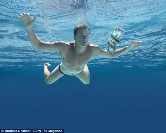 Lochte naar analogie met de cover van het Nirvana-album 'Nevermind'.