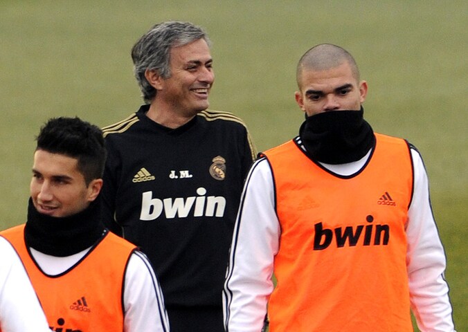 Mourinho (links) en Pepe.