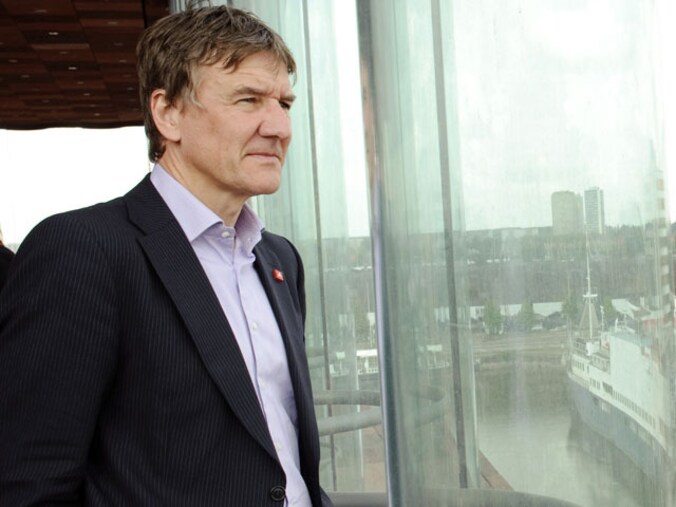 Janssens ziet met spijt Vandenbroucke uit de politiek vertrekken.