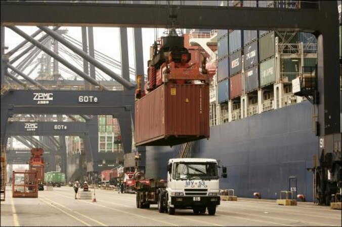 De haven voert naar eigen zeggen al jaren een beleid om andere transportmodi dan de weg te promoten.