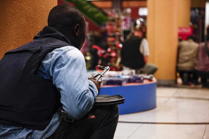 Een militair in Westgate.