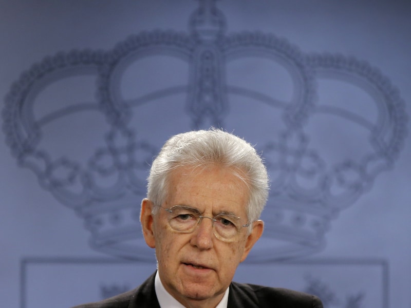 Technocraat Monti staat voor grote uitdaging. Hij moet met zijn zakenkabinet jongeren aan een baan helpen.