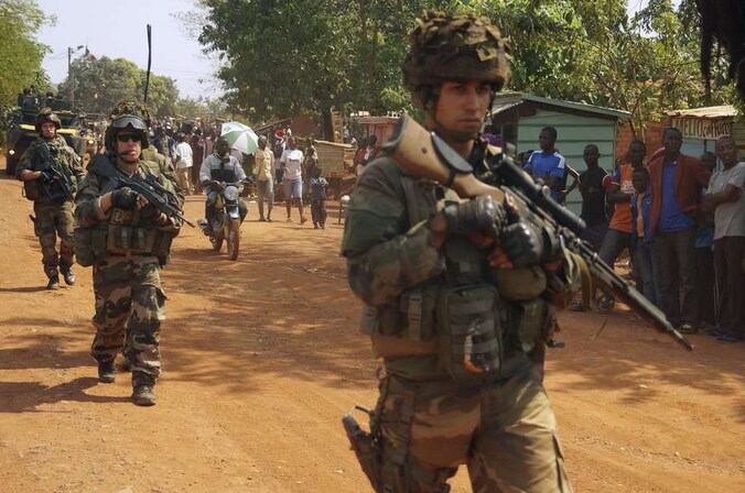 Franse soldaten op patrouille in de CAR.