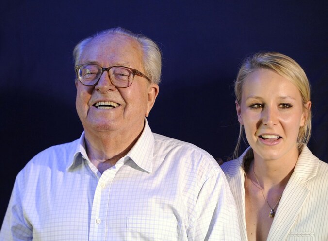 Marion Maréchal - Le Pen met grootvader Jean-Marie, de oprichter van het Front National.