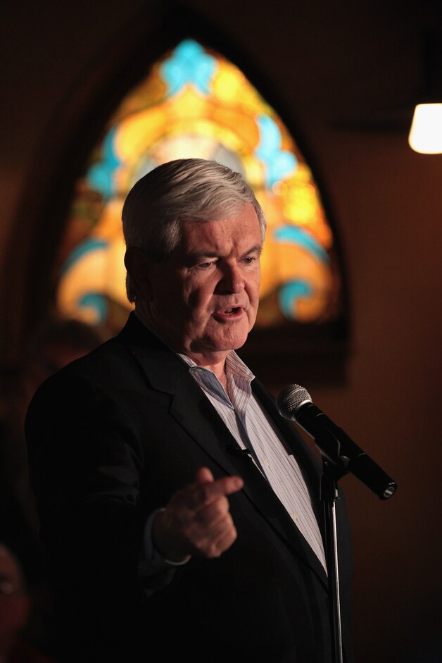 Newt Gingrich valt diep in Iowa.