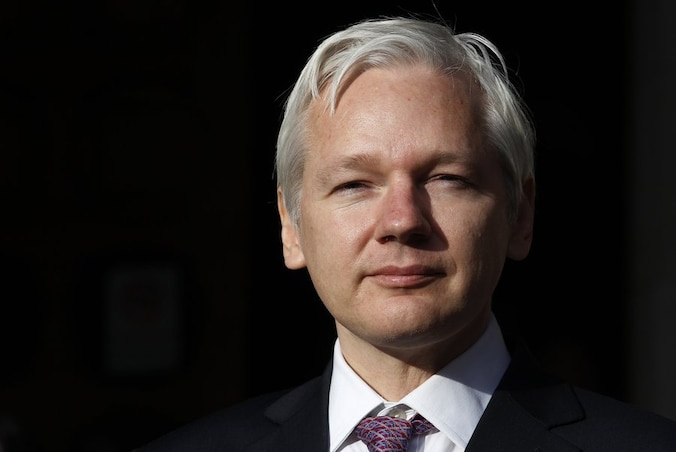 De 40-jarige Assange kreeg als kind les op 37 verschillende scholen en studeerde aan zes verschillende universiteiten in Australië.