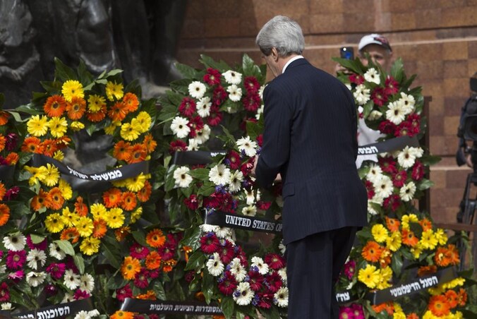 Ook de Amerikaanse Buitenlandminister John Kerry bracht hulde aan de overledenen.