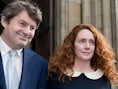 Voormalige topvrouw News International en haar man Charlie Brooks zijn beiden in verdenking gesteld van obstructie van het onderzaak in de zaak rond het afluisterschandaal.