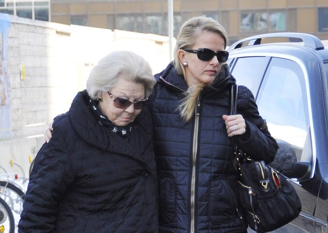 Koningin Beatrix en haar schoondochter Mabel.