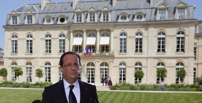 De Franse president Hollande zondag tijdens een tv-interview ter gelegenheid van de Franse nationale feestdag Quatorze Juillet.