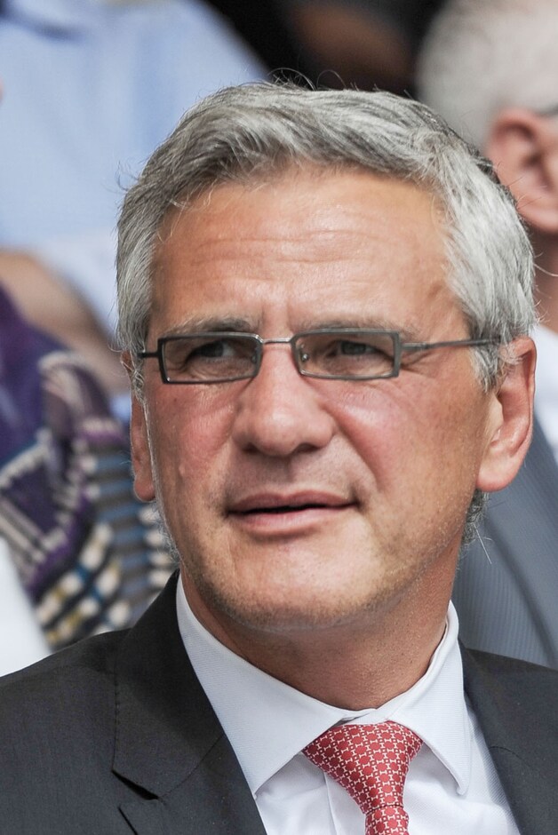 Kris Peeters ontkent dat zijn Vlaamse regering het stadiondossier blokkeert.