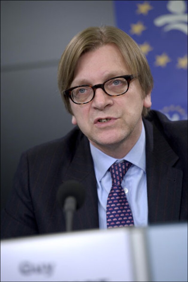 Verhofstadt hield een vurig pleidooi voor wapenleveringen aan de rebellen.