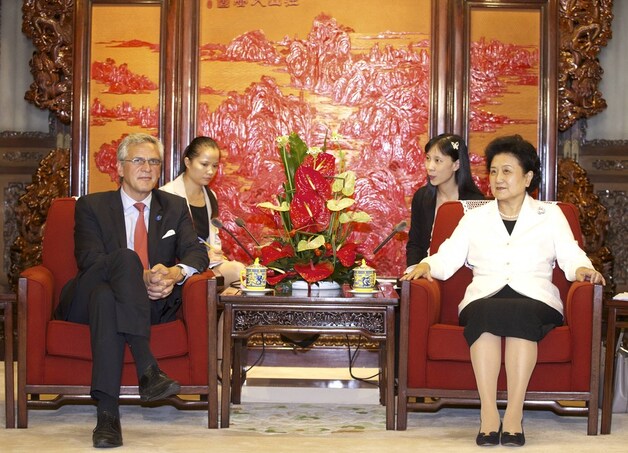 Peeters werd ontvangen door de Chinese vicepremier Yangdong.