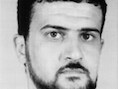 Anas al-Libi, zaterdag in Tripoli door Amerikaanse speciale troepen opgepakt. De foto werd in 2001 na de aanslagen van 11 september verspreid en dateert mogelijk uit de jaren 90.