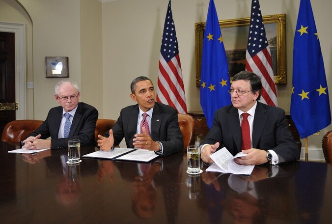 Herman Van Rompuy (L), Barack Obama (C) en Jose Manuel Barroso (R).