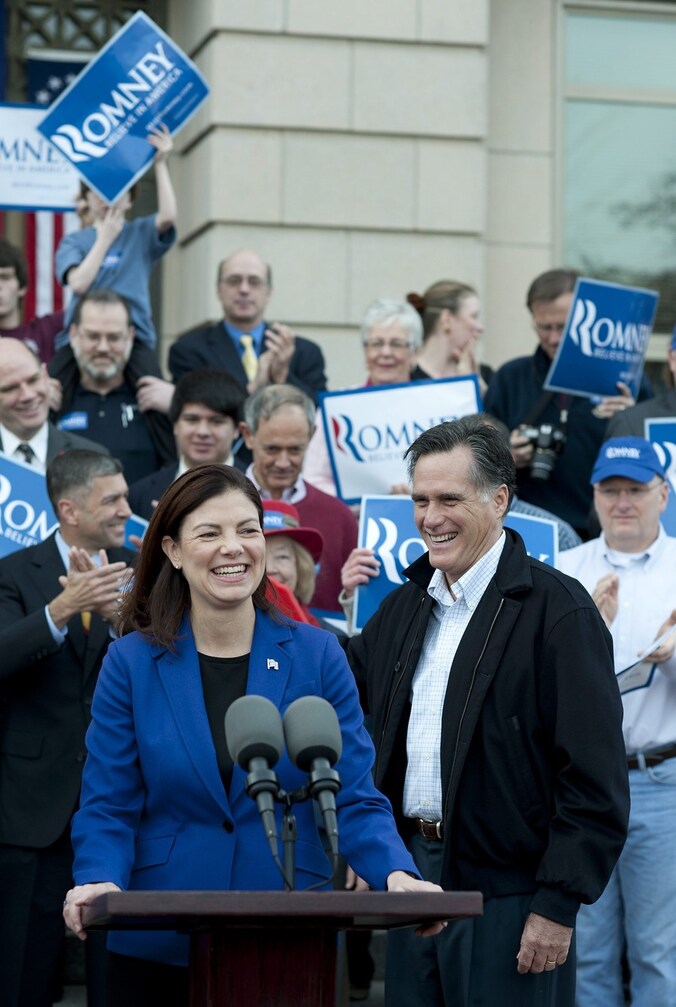 Kelly Ayotte en Mitt Romney.