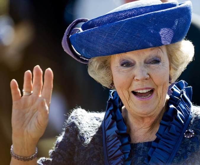 Hoewel de populariteit van de Nederlandse koningin Beatrix toenam, blijft prinses Máxima 'Miss Congeniality'.