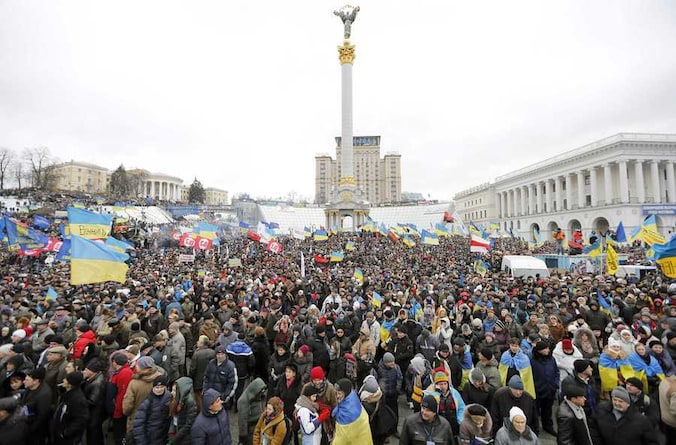 Het Onafhankelijkheidsplein in Kiev staat nu nog vol met demonstranten. Als het aan het stadsbestuur ligt, maken die plaats voor een ijsbaan.