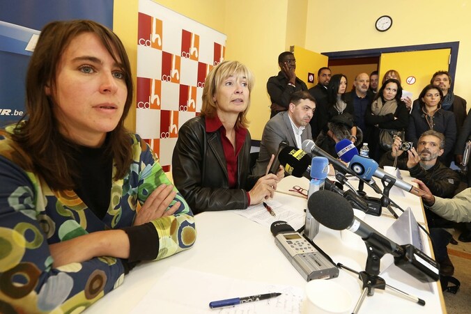 Sarah Turine (l).