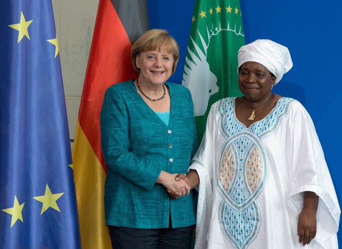 Nkosazana Dlamini-Zuma, voorzitster van de Afrikaanse Unie met Angela Merkel.