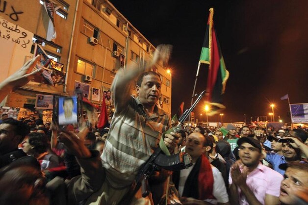 In Benghazi vieren rebellen het nieuws.