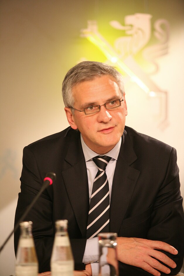 De plooien zijn gladgestreken, zegt Kris Peeters.