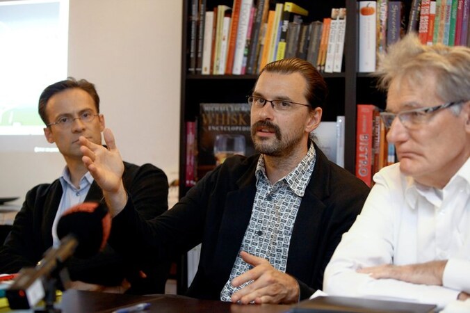 Peter Verhaeghe en Manu Claeys van stRaten-generaal en Wim Van Hees van Ademloos.