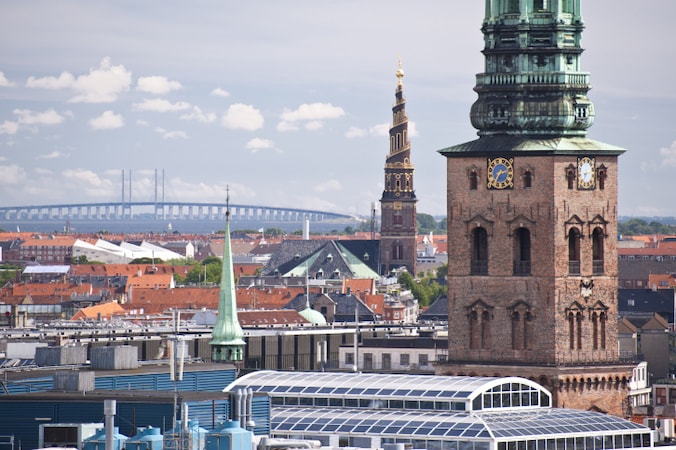 De diplomaat was recent gestationeerd in de Deense hoofdstad Kopenhagen.