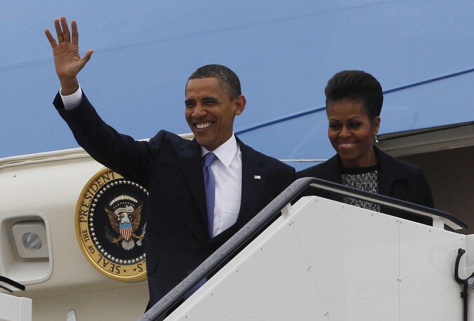 VS-president Barack Obama en first lady Michelle zetten voet op Ierse bodem.
