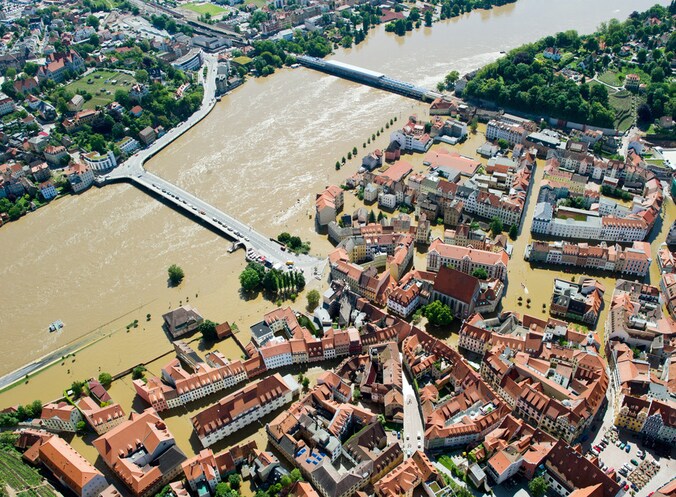 Het historische centrum van Meissen aan de Elbe is overstroomd.