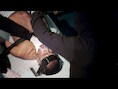 Een still van een film van Amnesty International over waterboarding.