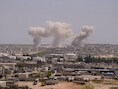 De Syrische stad Aleppo wordt nog volop gebombardeerd.