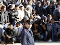 Op het Italiaanse eiland Lampedusa heerst een humanitaire noodtoestand. Sinds het aftreden van Ben Ali zoeken duizenden Tunesiërs er hun toevlucht.
