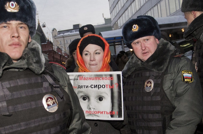De politie pakte vandaag mensen op die in Moskou protesteerden tegen de nieuwe wet.