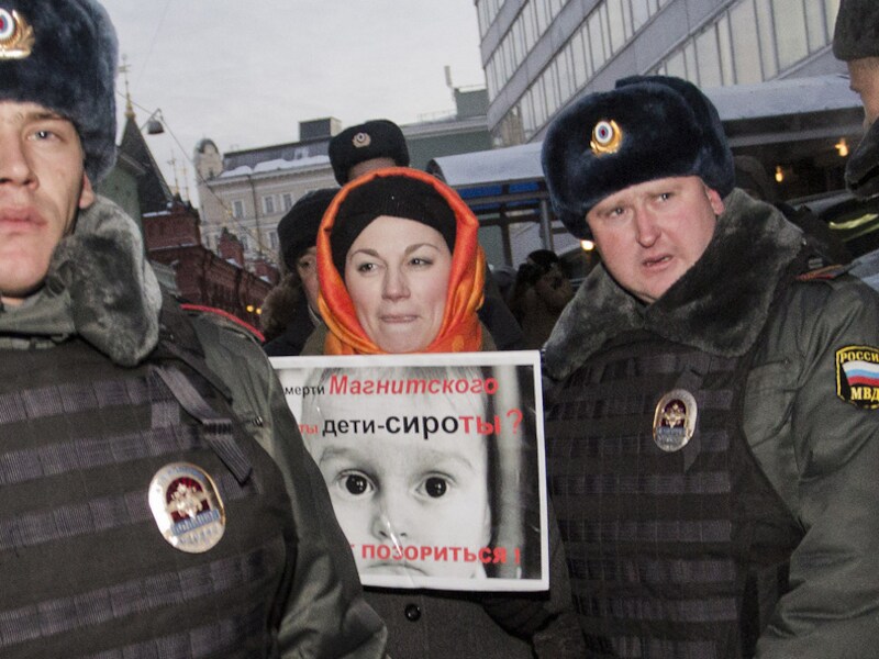 De politie pakte vandaag mensen op die in Moskou protesteerden tegen de nieuwe wet.
