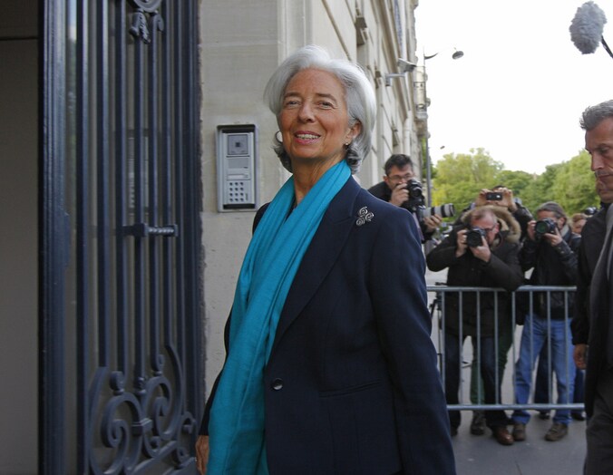 IMF-chef Christine Lagarde arriveert bij de rechtbank