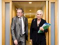 Minister van Overheidsbedrijven Jean-Pascal Labille en de Nederlandse staatssecretaris voor Infrastructuur Wilma Mansveld