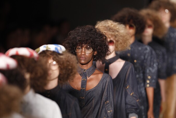 De modellen op Fasion Rio 2012 waren overwegend blank, maar de organisatoren beweren zelf dat ze niet discrimineren.