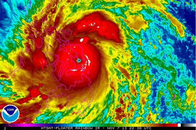 Een satellietfoto van de tyfoon Haiyan