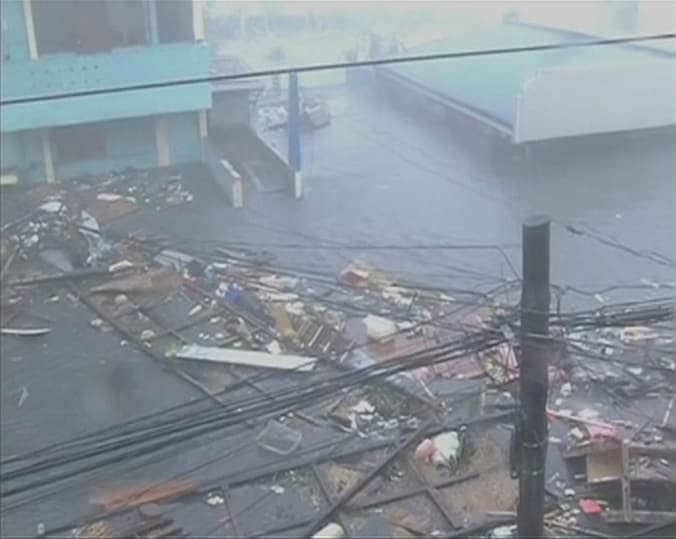 De stad Tacloban op een still van een video.
