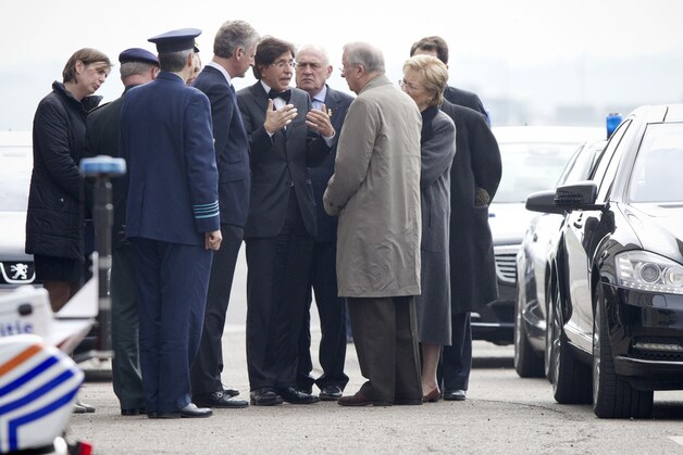 Topoverleg op Melsbroek, net voor Di Rupo samen met enkele andere politici naar Zwitserland vertrekt.