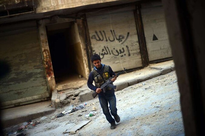 "De Syrische revolutie heeft geen nood aan strijders, maar aan wapens en medicijnen", klinkt het.