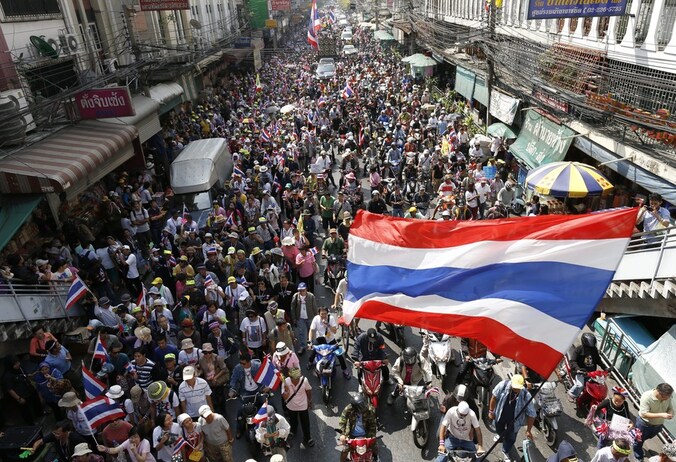 Demonstranten in de straten van Bangkok.