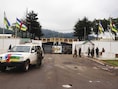 Strijders van de coalitie van opstandelingen bij het presidentiële paleis in Bangui.