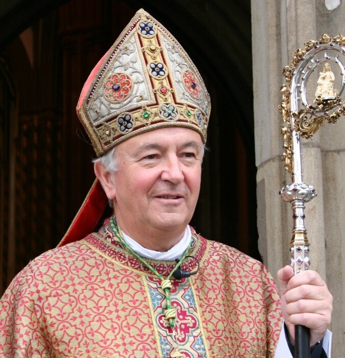 Vincent Nichols, aartsbisschop van Westminster, besloot de diensten te schrappen.