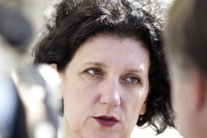 Minister van Justitie Annemie Turtelboom wil op deze manier de straffeloosheid aanpakken.