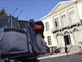 Tussen Jordens en de VRT ontstond een conflict nadat de openbare omroep in het Journaal foto's had getoond van de huiszoeking bij Janssen.